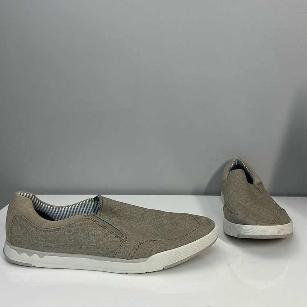 Clarks Cloudsteppers Step Isle Row Canvas Loafers… - image 1